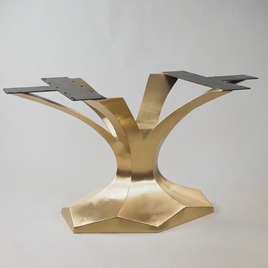 Gold Table Base 304 Dentro 28H for Luxurious Round Tabletop