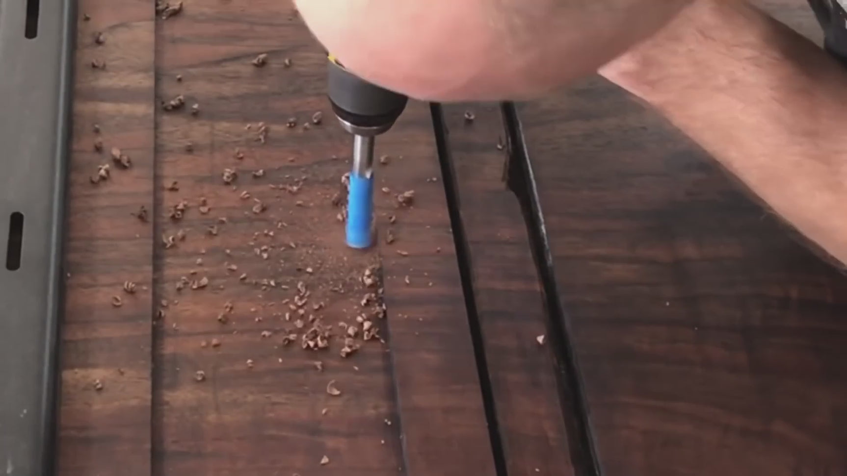 video of table legs hardware